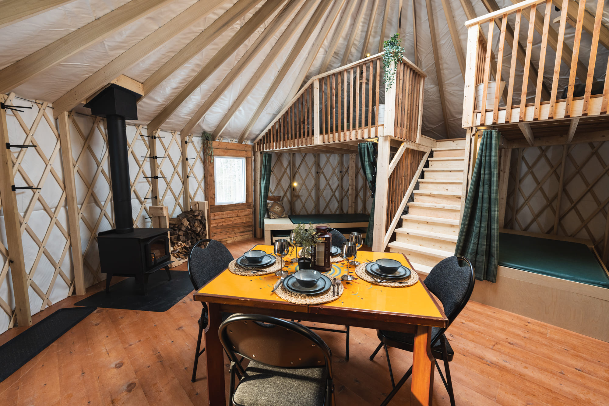 Intérieur de la yourte